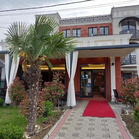 Conti Hotel & Restaurant Gjakova Eksteriør bilde