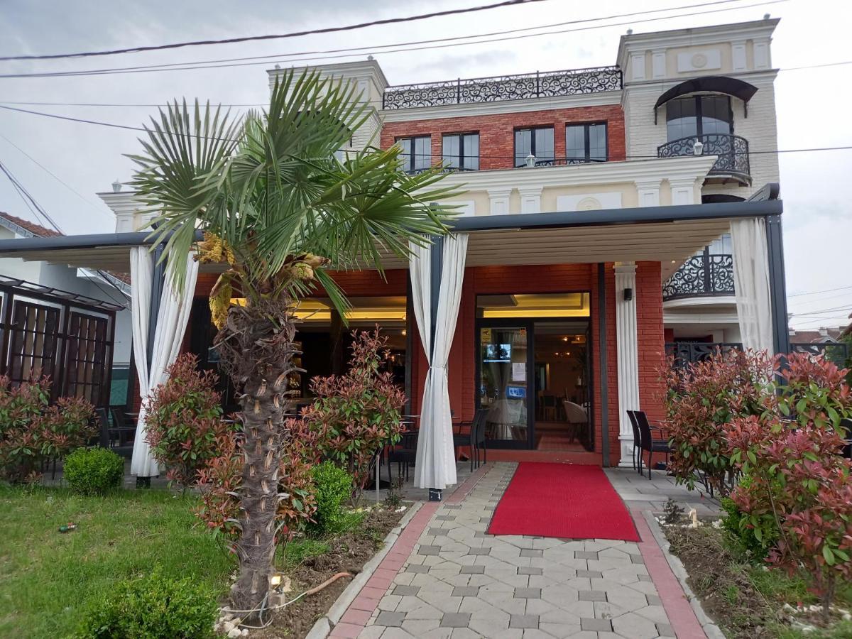 Conti Hotel & Restaurant Gjakova Eksteriør bilde