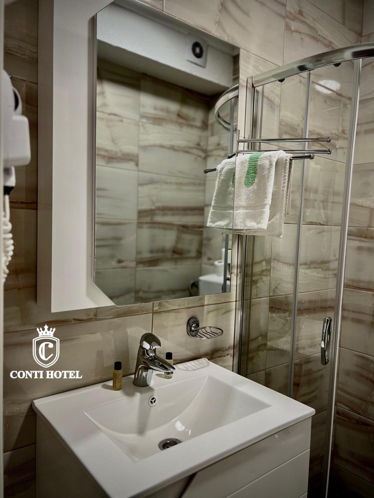 Conti Hotel & Restaurant Gjakova Eksteriør bilde